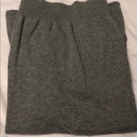Grey Old Navy V-Neck Sweater - Picture 3 of 4